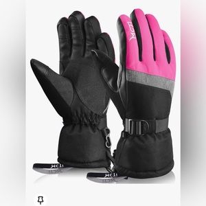 MCTi Ski Gloves, size small Waterproof Snowboard 3M Thinsulate Warm Touchscreen